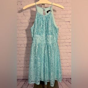 B. Darlin Lace Dress. Keyhole in Back. Size 7/8.